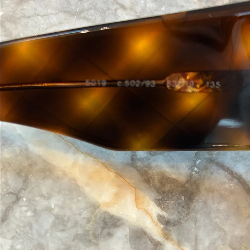 CHANEL Tortoiseshell Gradient Lens Oversized Sunglasses - Picture 6 of 8